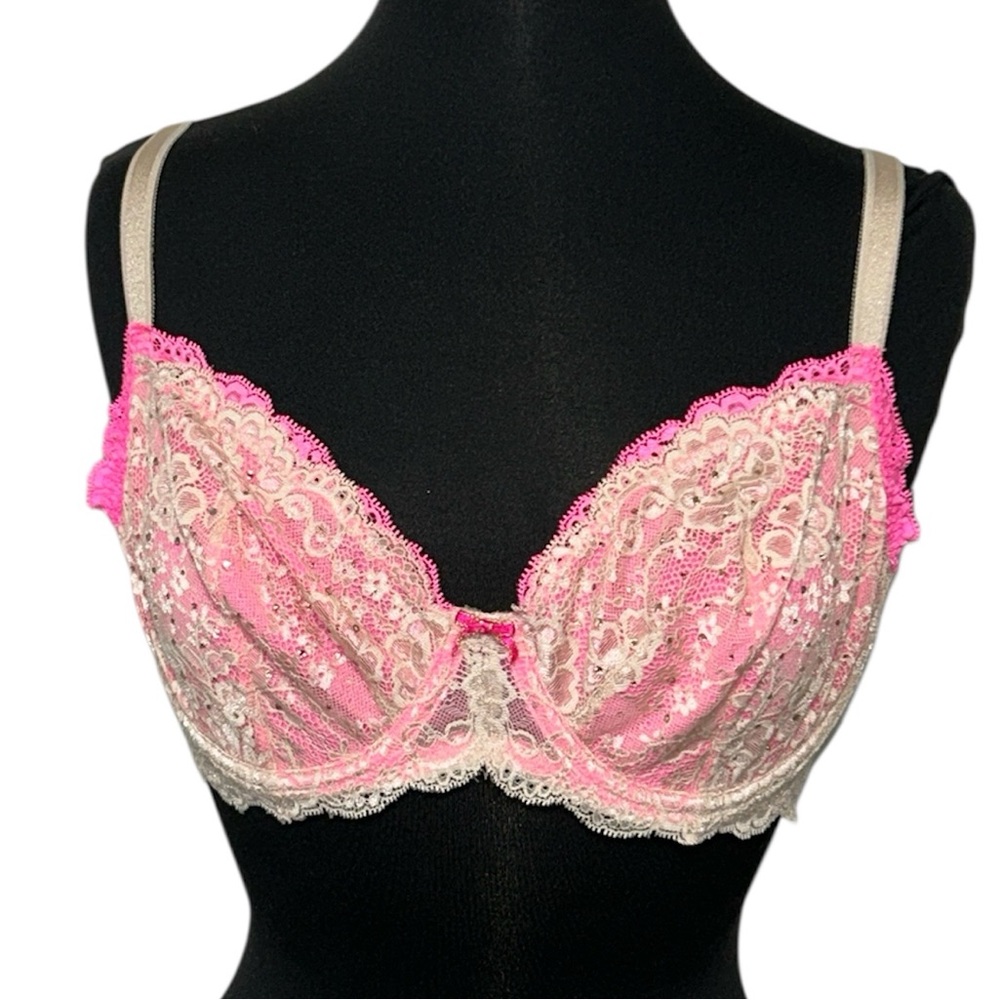 Victoria’s Secret‎ Dream Angels Unlined Demi Pink Lace Bra with rhinestones. 38D